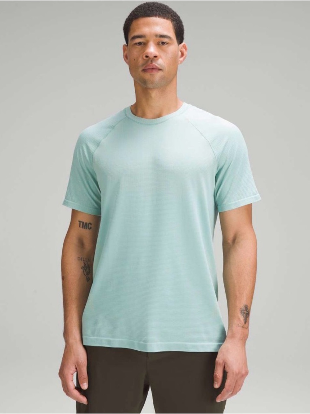 Lululemon Metal Vent Tech Short-Sleeve Shirt *Updated
Summer Glow / Cyan Blue
